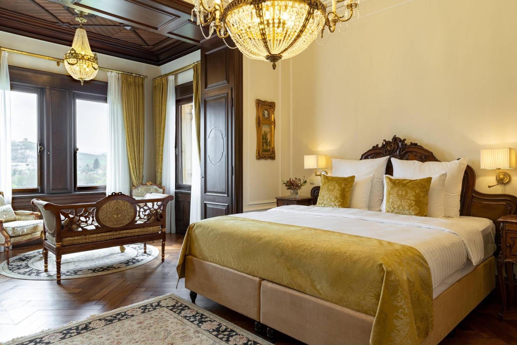 Schloss Lieser, Autograph Collection Exterior photo A room at the hotel